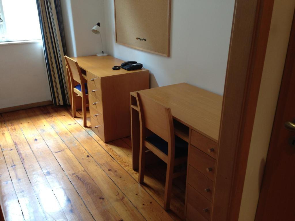 Spru Lisbon Summer Accommodation Room photo
